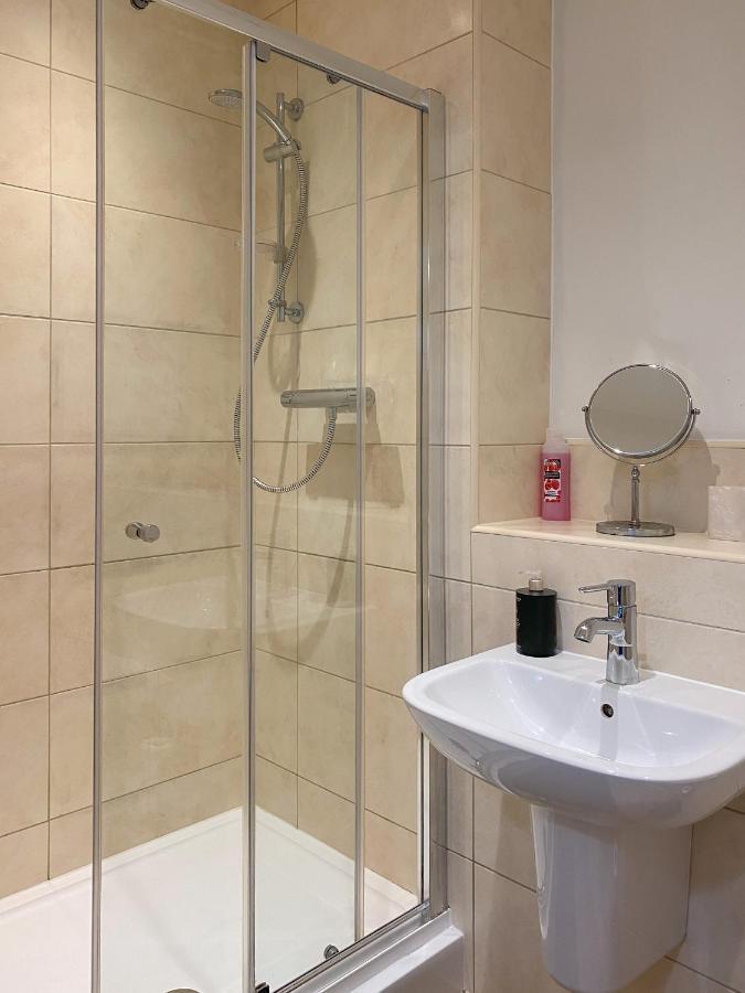 باث Beautiful, Contemporary 3 Bedroom Apartment المظهر الخارجي الصورة