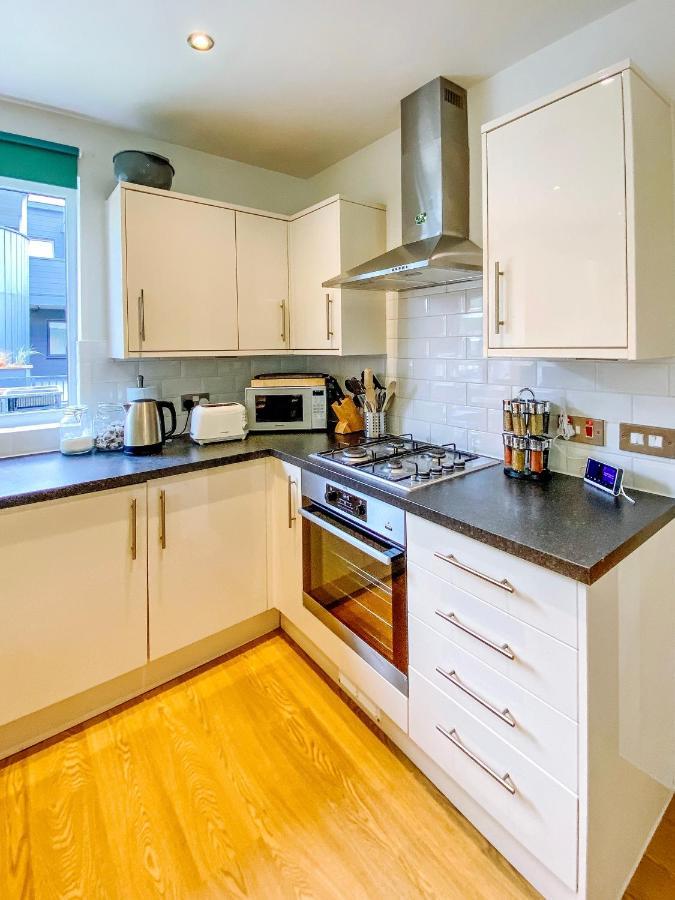 باث Beautiful, Contemporary 3 Bedroom Apartment المظهر الخارجي الصورة