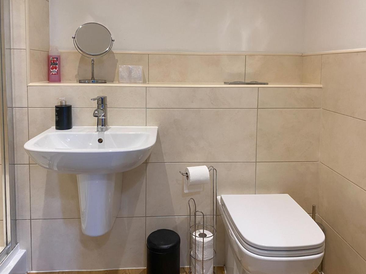 باث Beautiful, Contemporary 3 Bedroom Apartment المظهر الخارجي الصورة