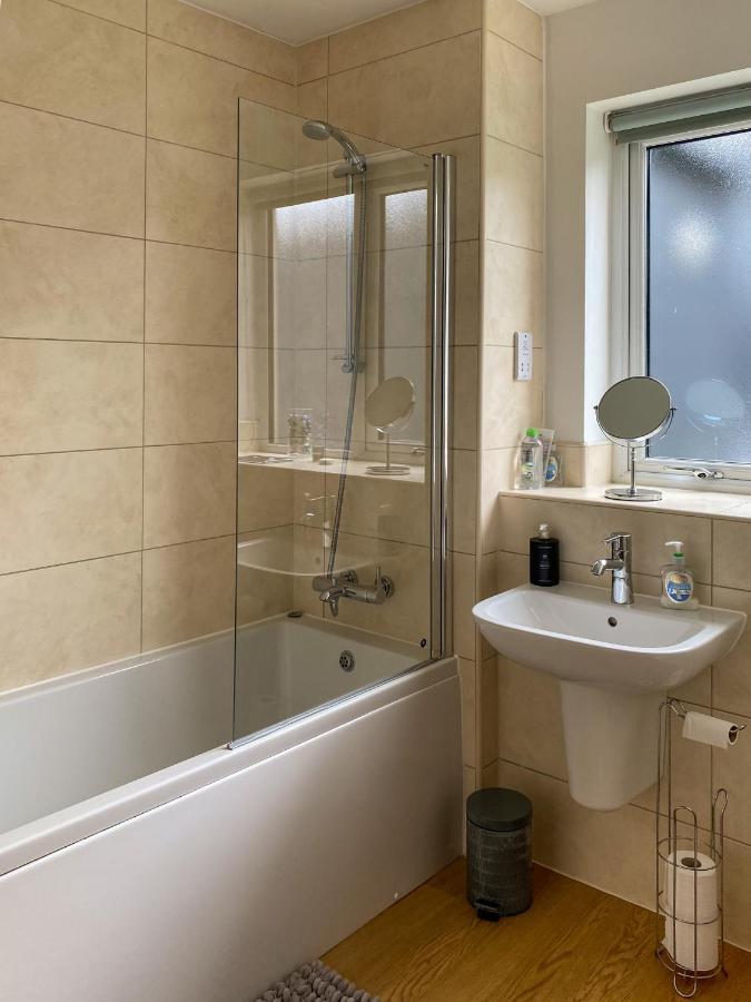 باث Beautiful, Contemporary 3 Bedroom Apartment المظهر الخارجي الصورة